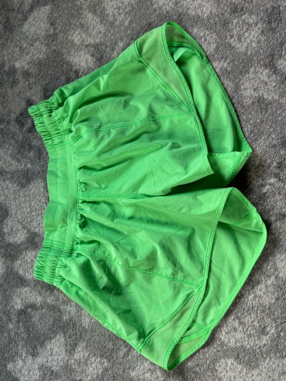 lululemon athletica Women's hotty hot 4” size 4 Green